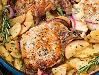 One-Pan Perfection: Pork Chops, Apples & Onions